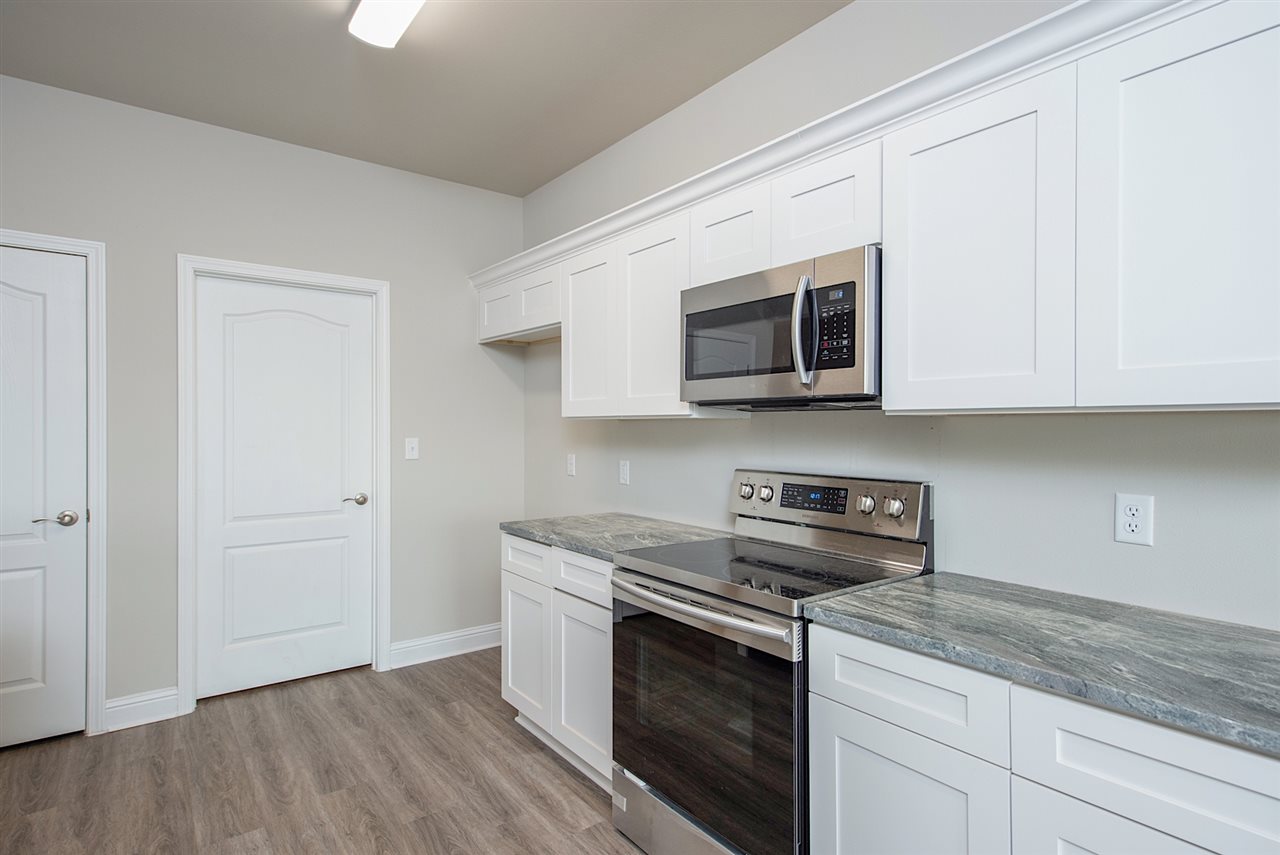16936 Prado Loop Loxley, AL 36551 - Photo 13 of 33 Kitchen