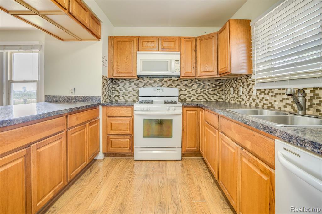 14046 Koehn Road Capac, MI 48014 - Photo 5 of 28