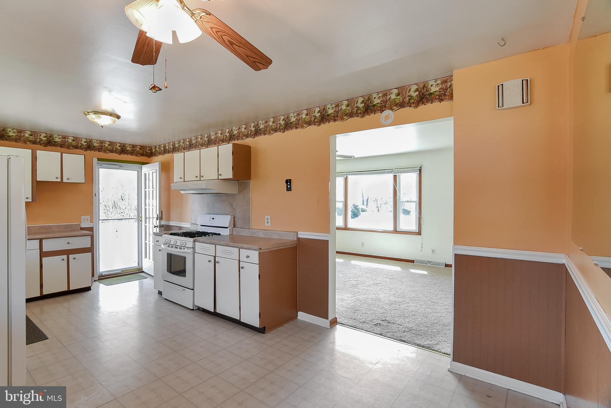 660 Truslow Road Fredericksburg, VA 22406 - Photo 4 of 14 Kitchen
