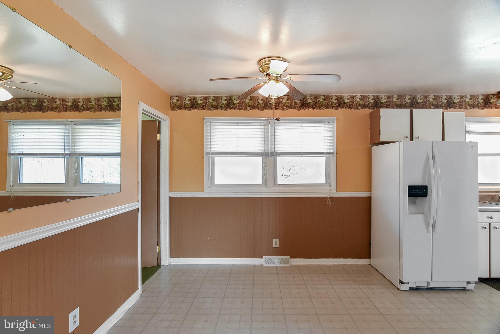 660 Truslow Road Fredericksburg, VA 22406 - Photo 7 of 14 Breakfast Area