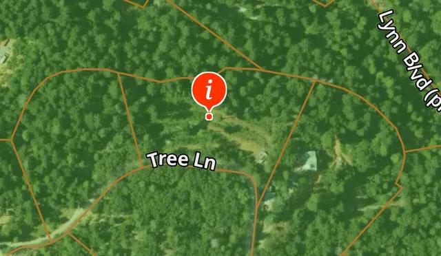 a view of a tennis court