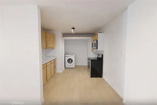 $2,375 | 5637 Redwood Avenue, Unit B, Palmdale, CA 93551