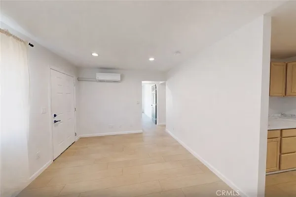 $2,375 | 5637 Redwood Avenue, Unit B, Palmdale, CA 93551