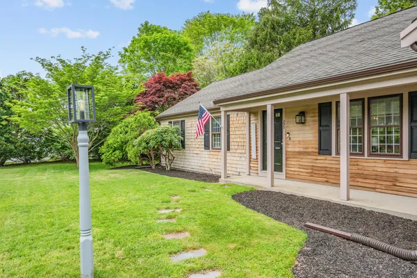 $899,000 | 290 Riverview Lane, Centerville, MA 02632