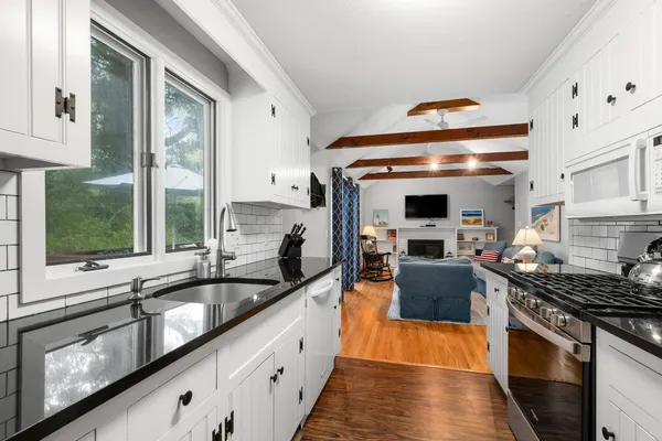 $899,000 | 290 Riverview Lane, Centerville, MA 02632