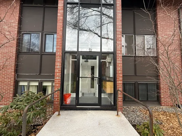 $2,600 | 4 Longwood Drive, Unit 3, Andover, MA 01810
