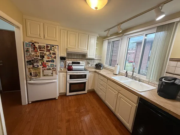 $2,600 | 4 Longwood Drive, Unit 3, Andover, MA 01810