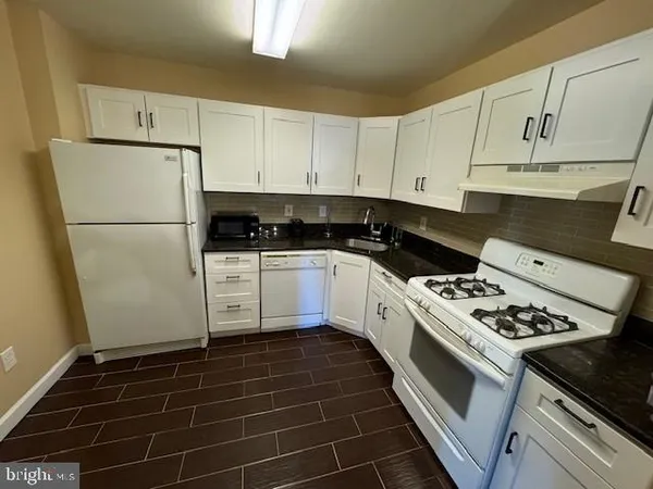 $2,600 | 503 Steeplechase Court, Woodbury, NJ 08096