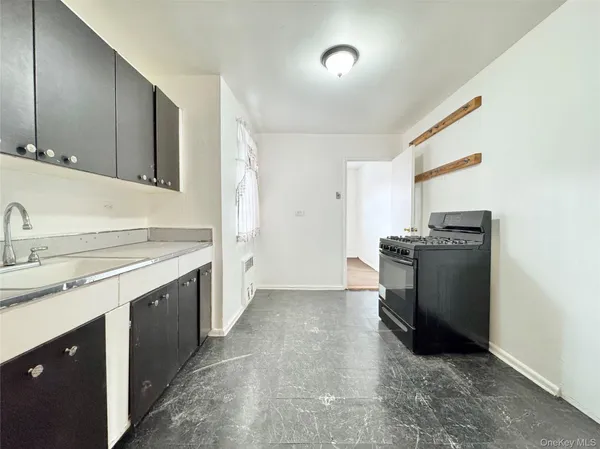 $375,000 | 57-10 Junction Boulevard, Unit 1E | Elmhurst