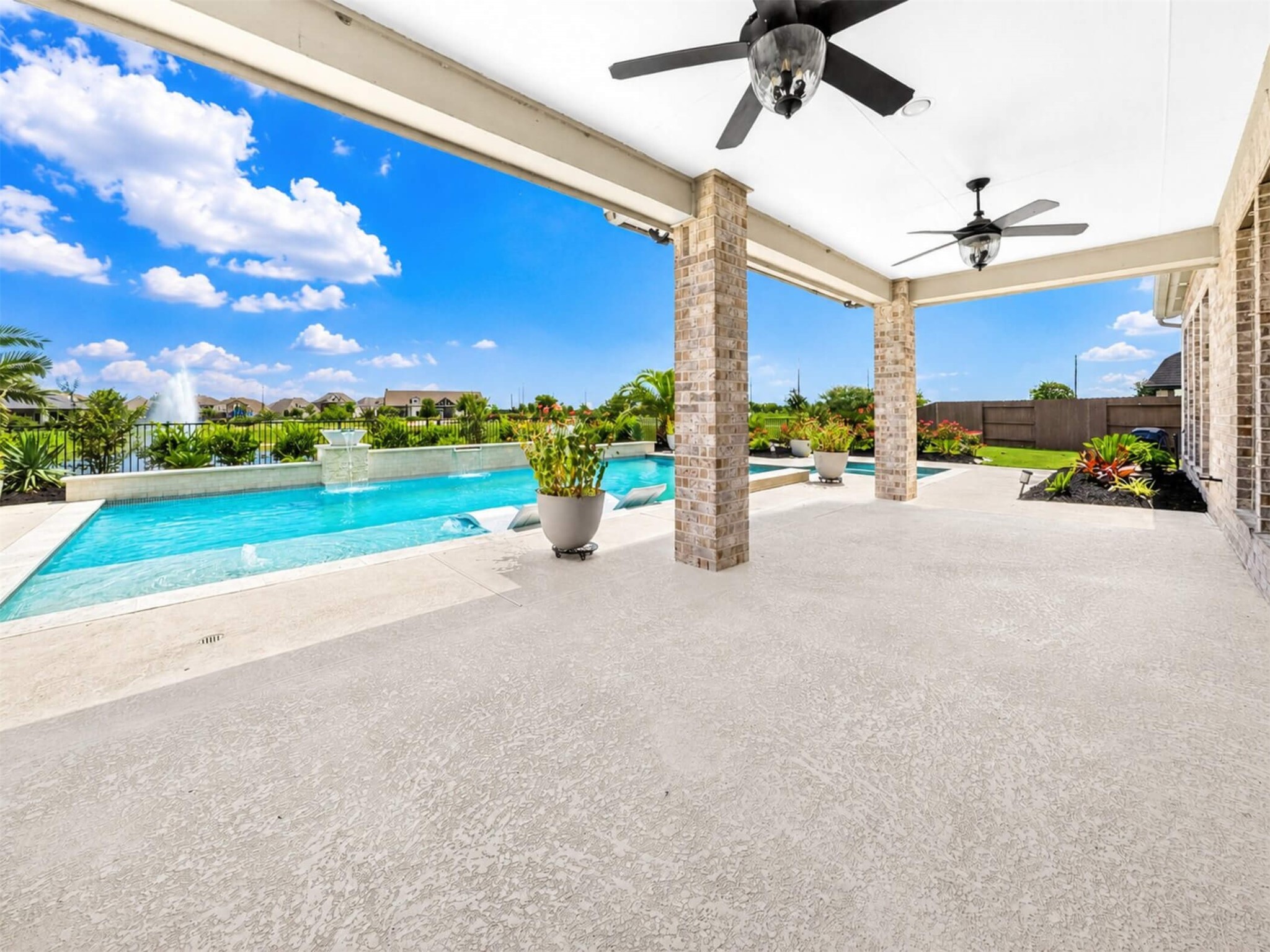 4343 Martin Ridge Drive Manvel, TX 77578 - Photo 41 of 50 a view of a house with a patio