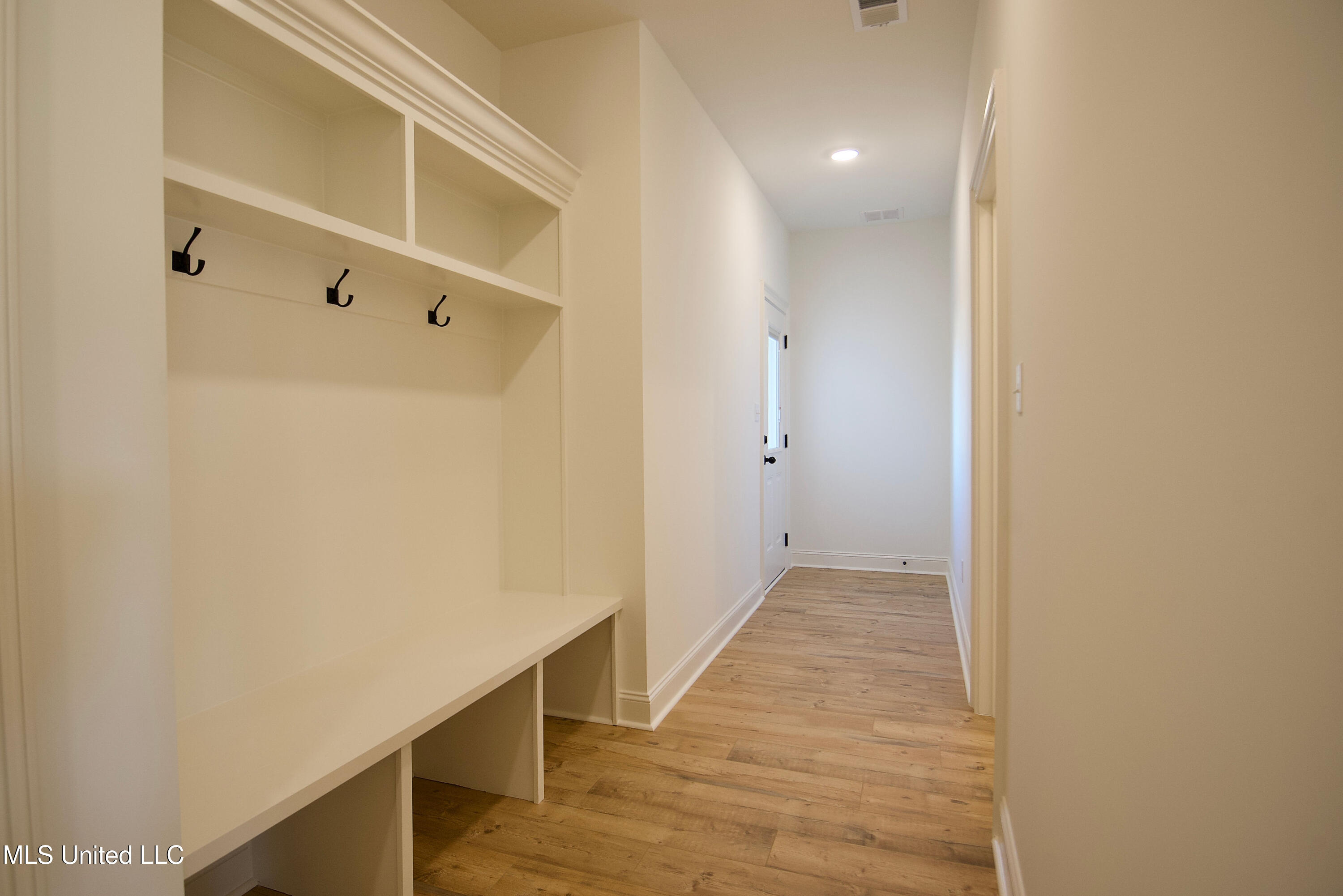 5077 Reserve Way Hernando, MS 38632 - Photo 18 of 27 14-lockers