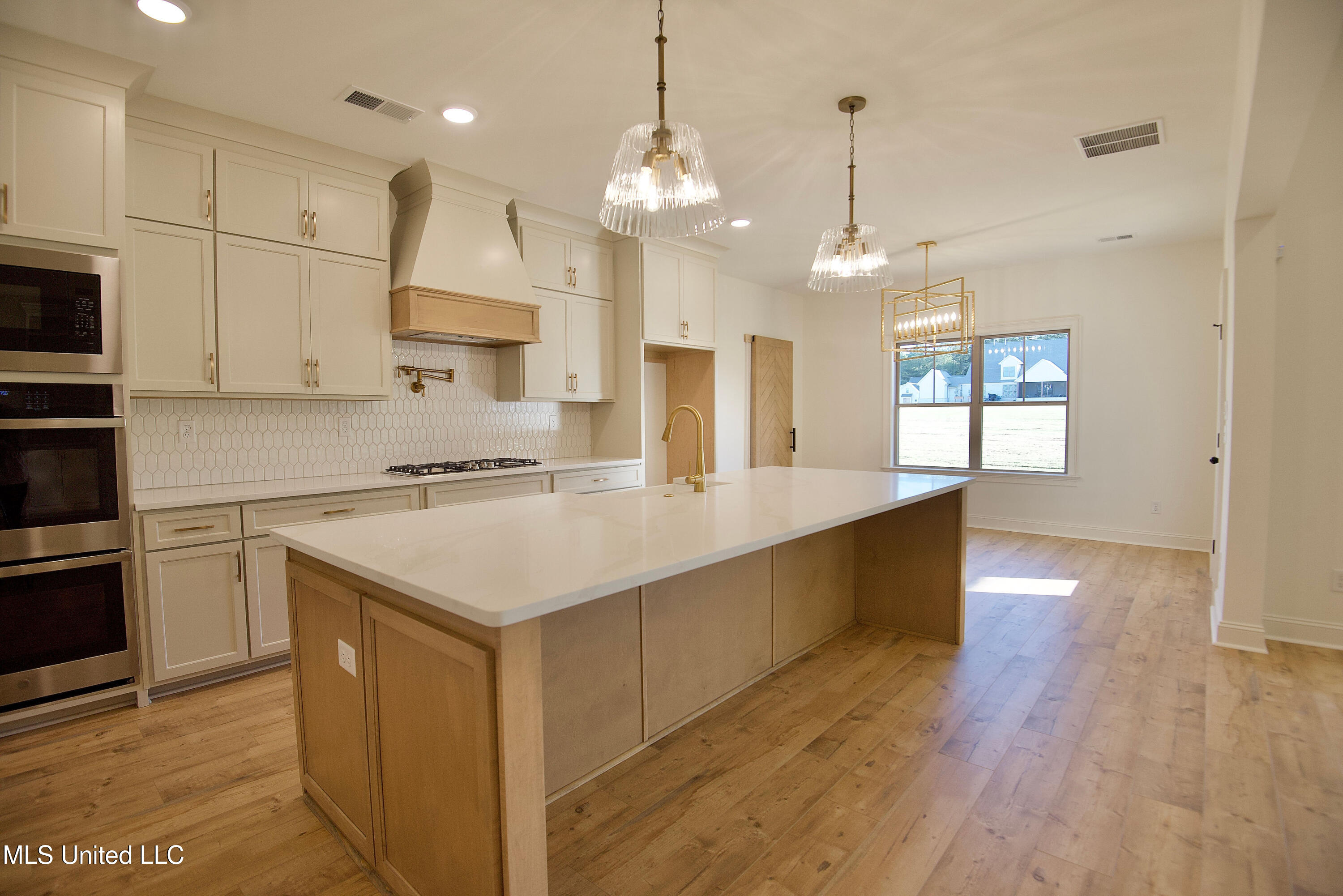 5077 Reserve Way Hernando, MS 38632 - Photo 7 of 27 14-kitchen 1