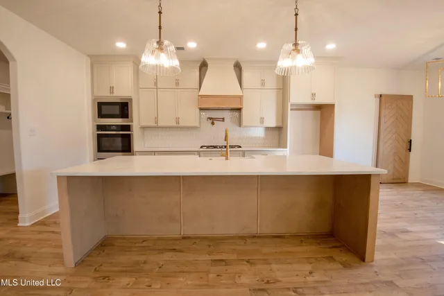 $713,876 | 5077 Reserve Way, Hernando, MS 38632