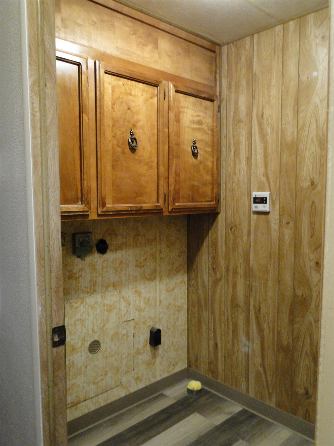 15820 South Harlan Road, Unit 143 Lathrop, CA 95330 - Photo 21 of 40 a bathroom with a shower