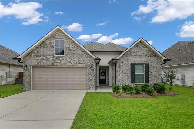 $290,000 | 11537 Woodbluff Drive, Covington, LA 70433