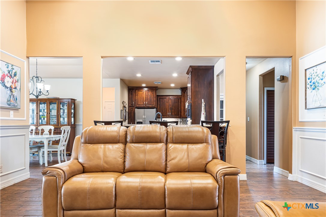 790 Spanish Grant Road Goliad, TX 77963 - Photo 7 of 41 a living room with furniture and a large window