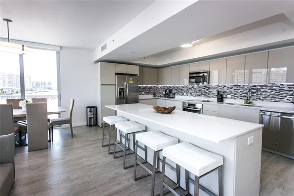 $7,500 | 2600 East Hallandale Beach Boulevard, Unit T501, Hallandale Beach, FL 33009