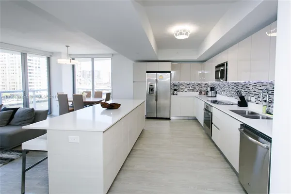 $7,500 | 2600 East Hallandale Beach Boulevard, Unit T501, Hallandale Beach, FL 33009