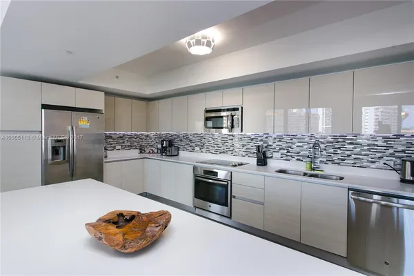 $7,500 | 2600 East Hallandale Beach Boulevard, Unit T501, Hallandale Beach, FL 33009