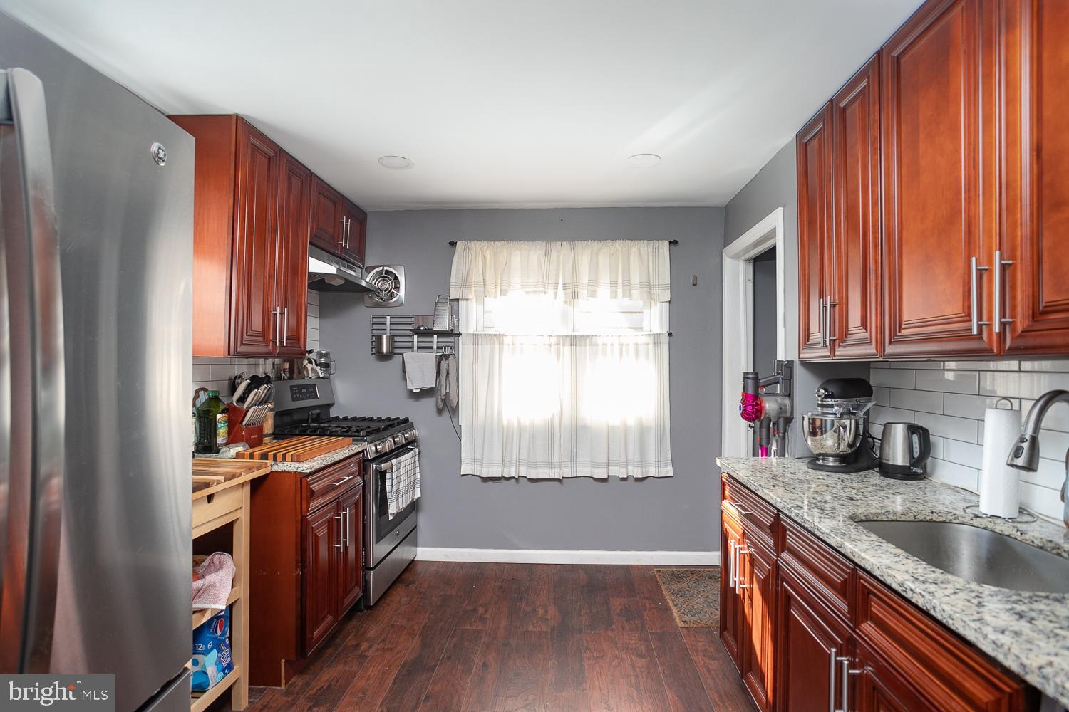 219 Front Street Fieldsboro, NJ 08505 - Photo 5 of 16