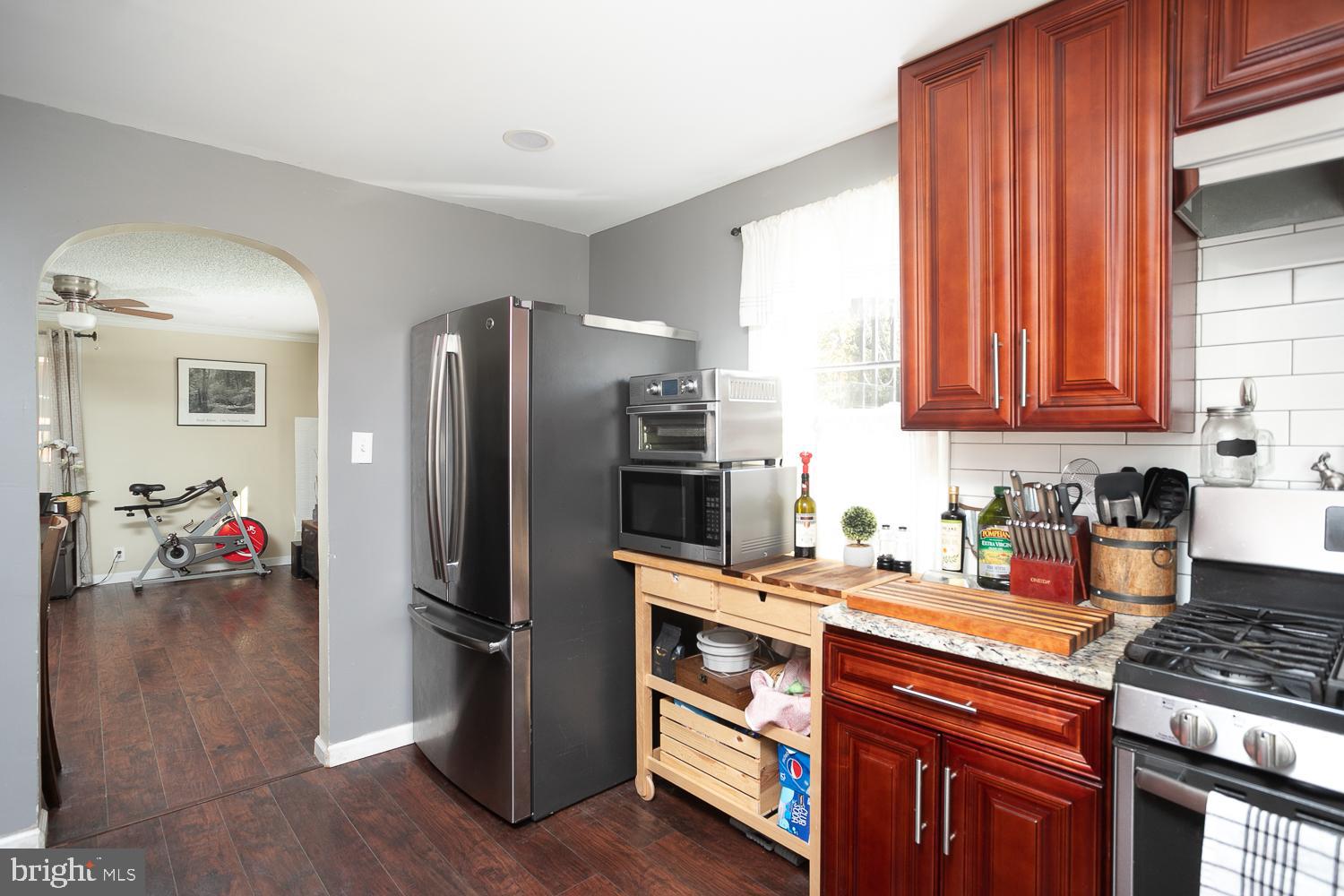 219 Front Street Fieldsboro, NJ 08505 - Photo 6 of 16