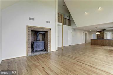 23214 Peach Tree Road Clarksburg, MD 20871 - Photo 8 of 28 Great room