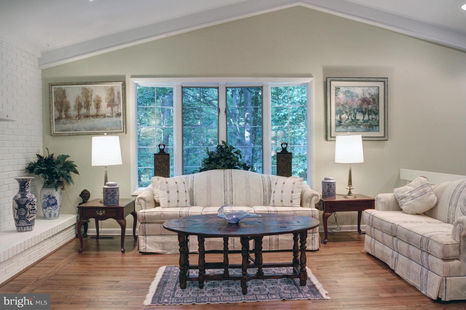516 Ridge Road Annapolis, MD 21401 - Photo 7 of 30 Living Room