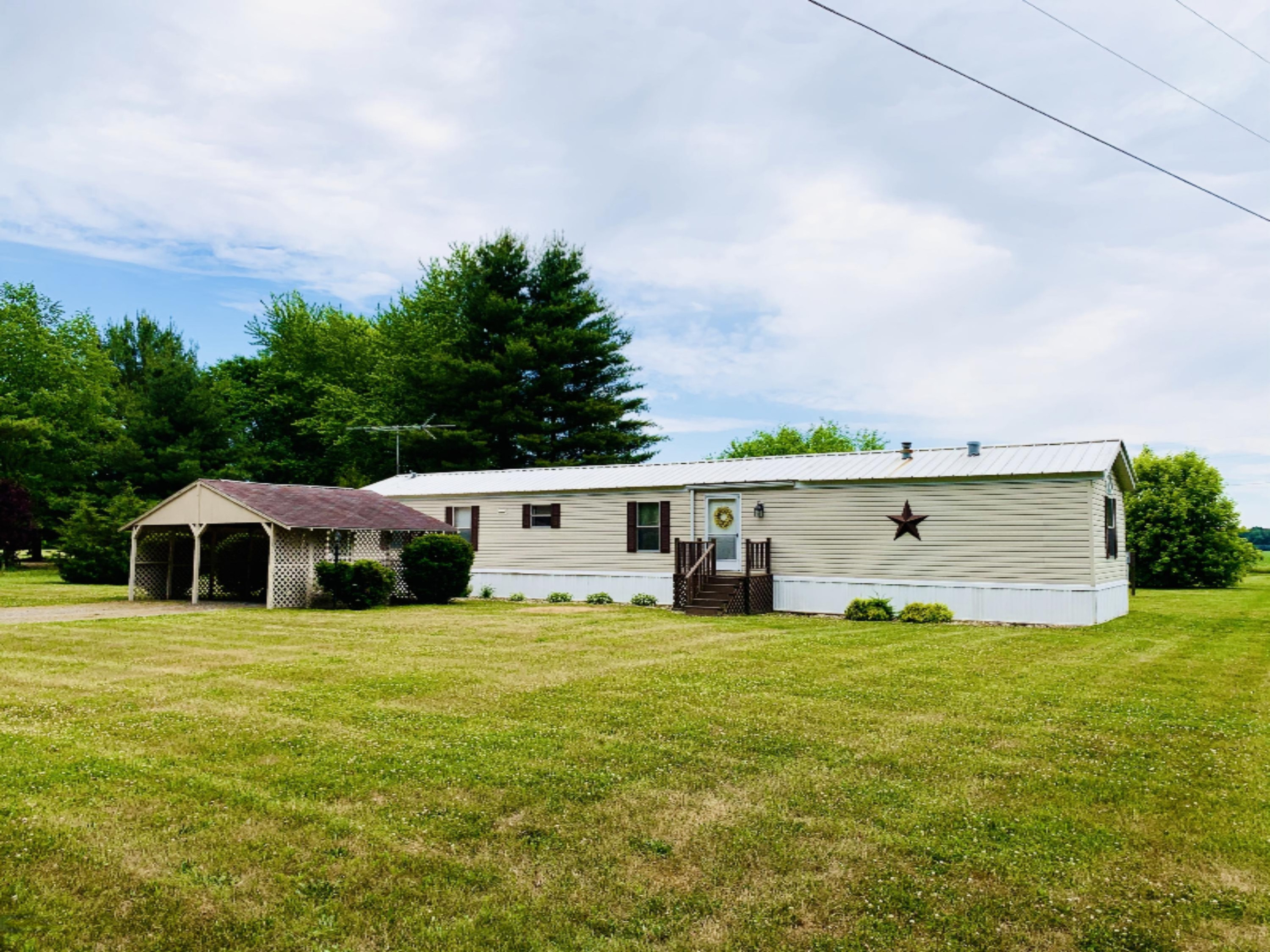 17783 Featherstone Road Constantine, MI 49042 - Photo 3 of 35 E51158C4-D11E-4E6F-8221-996BED40B581
