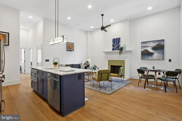 $853,000 | 1716 Spruce Street, Unit 6, Philadelphia, PA 19103