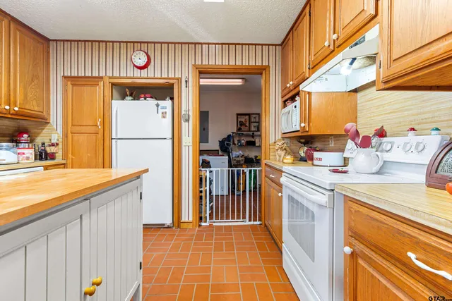 $245,000 | 4137 County Road 368 East, Henderson, TX 75654