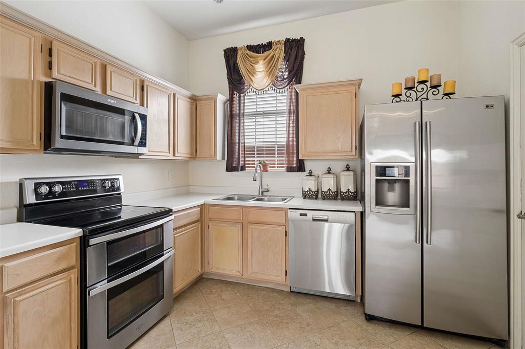 672 Raintree Circle Coppell, TX 75019 - Photo 13 of 37