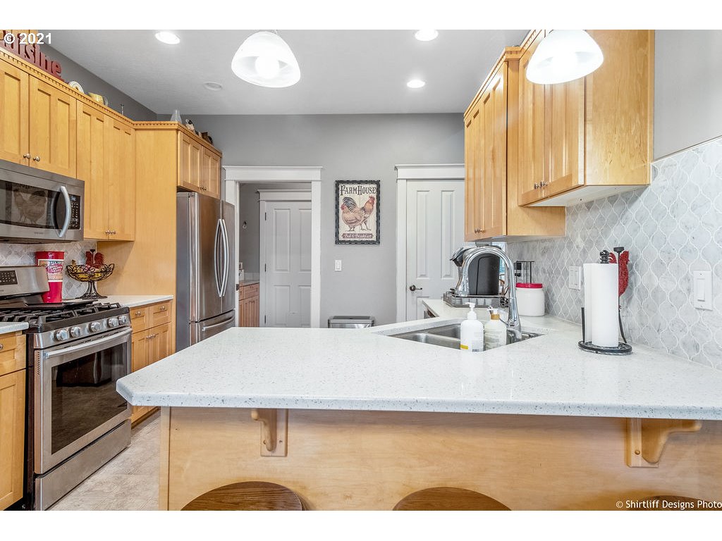 3725 Julia Loop Eugene, OR 97404 - Photo 13 of 32 Gallery Image 13
