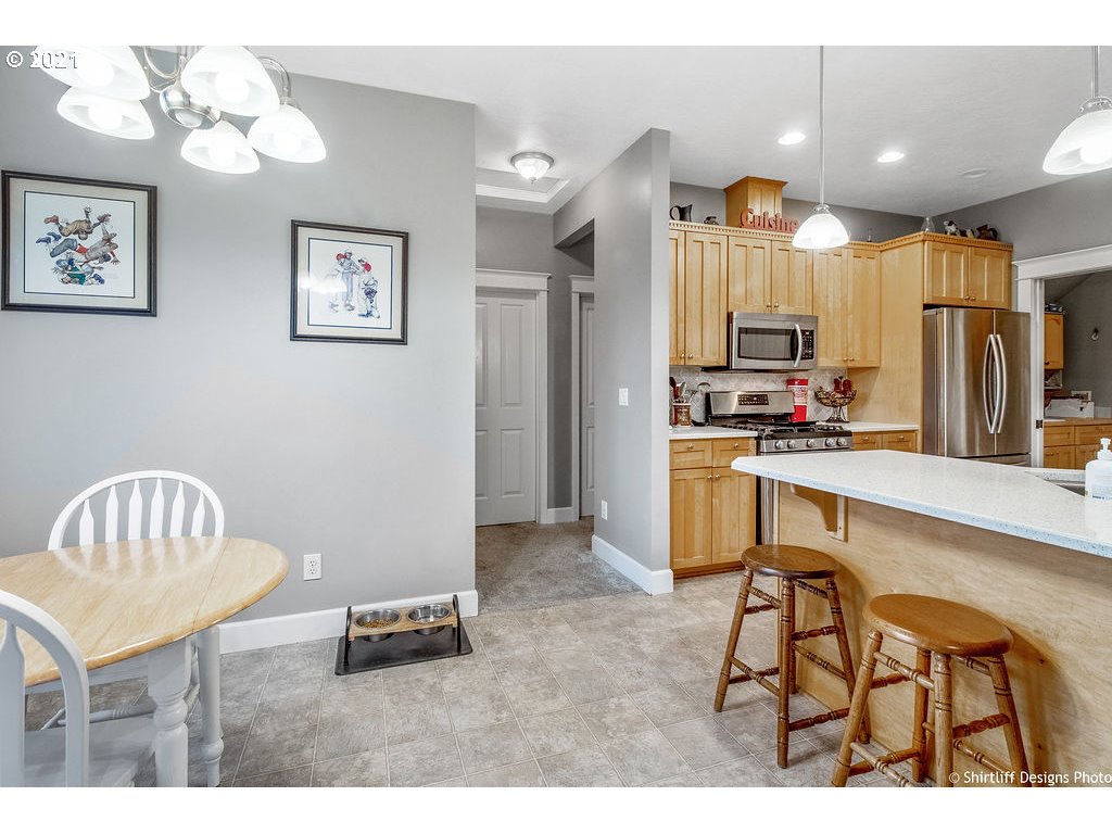 3725 Julia Loop Eugene, OR 97404 - Photo 15 of 32 Gallery Image 15