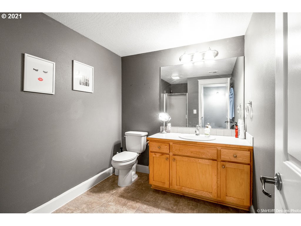 3725 Julia Loop Eugene, OR 97404 - Photo 23 of 32 Gallery Image 23