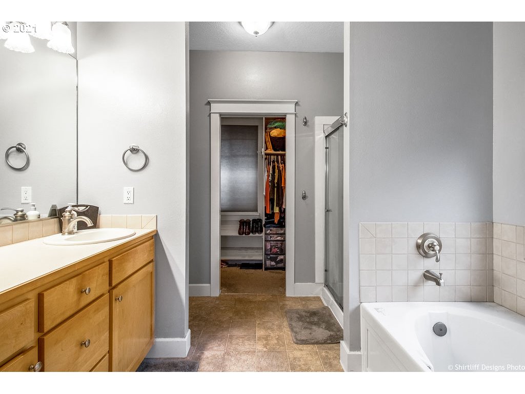 3725 Julia Loop Eugene, OR 97404 - Photo 27 of 32 Gallery Image 27
