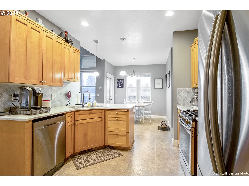 3725 Julia Loop Eugene, OR 97404 - Photo 10 of 32 Gallery Image 10