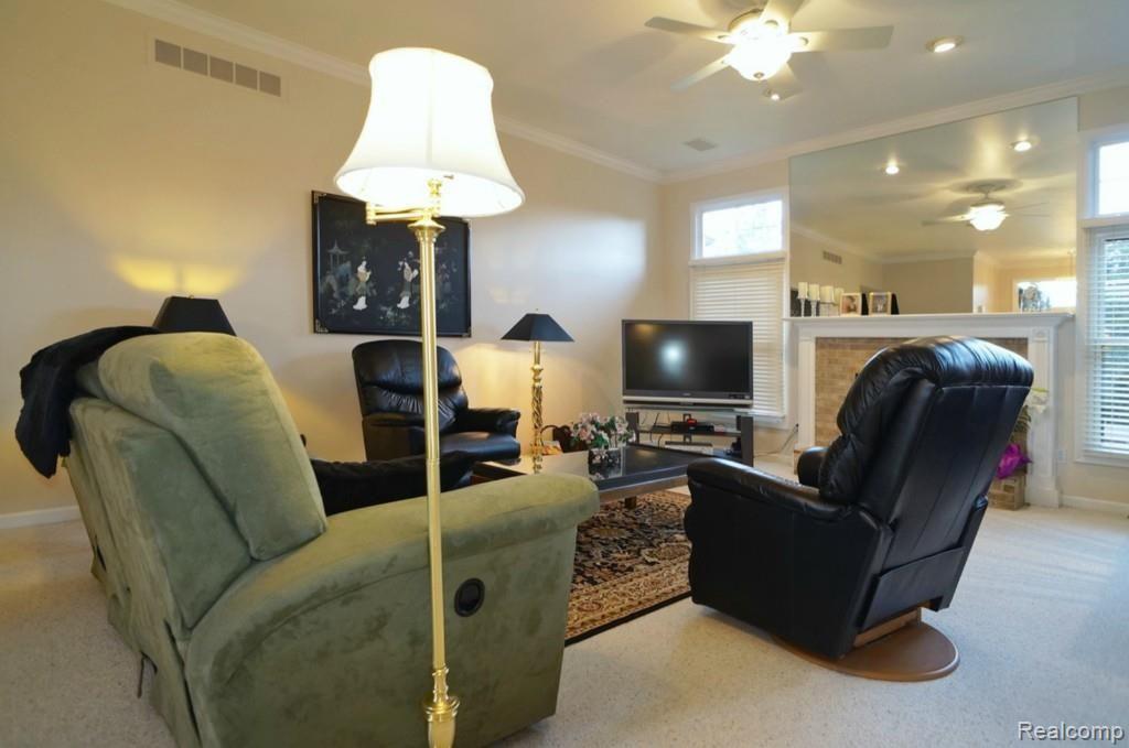45337 Glengarry Road Canton, MI 48188 - Photo 4 of 26 DSC00422.jpg