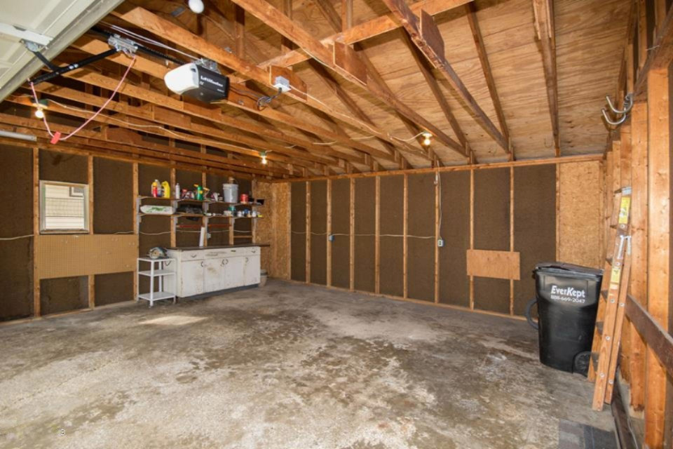 1624 Schuring Road Portage, MI 49024 - Photo 32 of 35 32