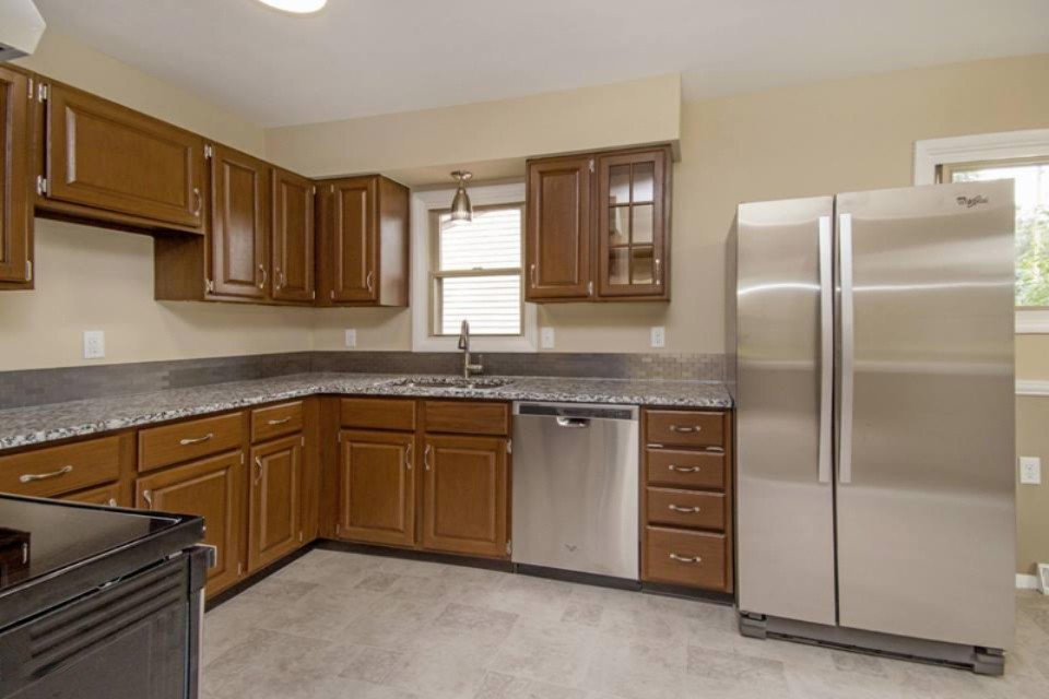 1624 Schuring Road Portage, MI 49024 - Photo 5 of 35 5