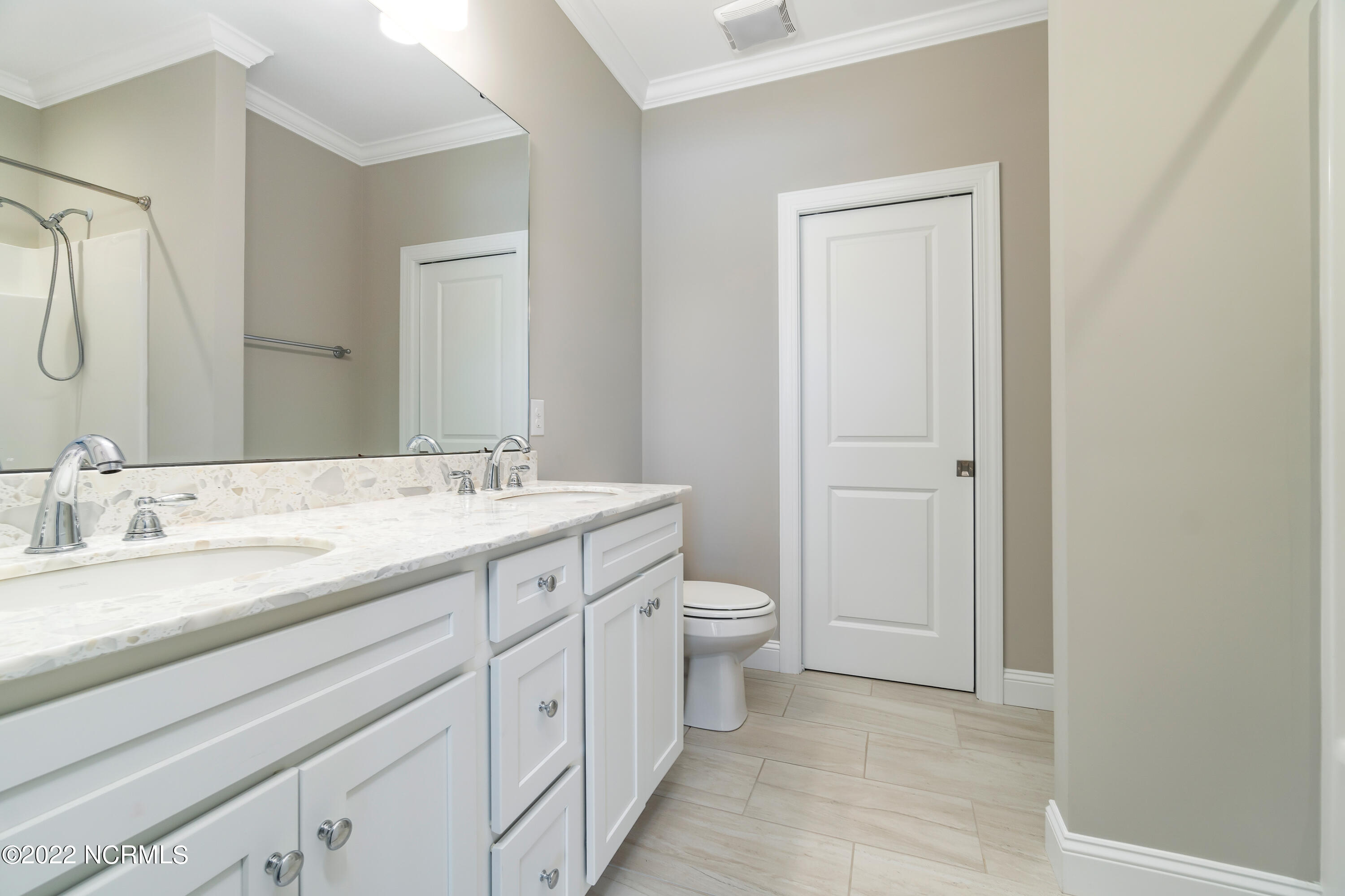2800 West Fort Macon Road, Unit 48 Atlantic Beach, NC 28512 - Photo 20 of 45 Principal Bath View