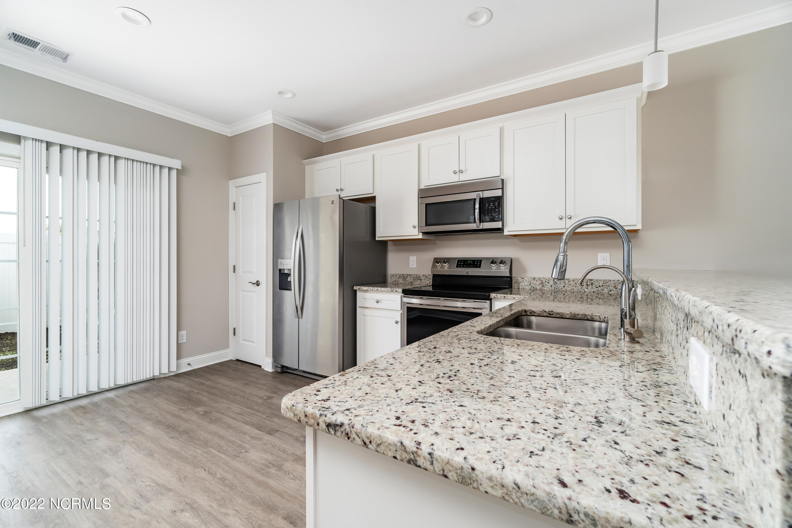 2800 West Fort Macon Road, Unit 48 Atlantic Beach, NC 28512 - Photo 10 of 45 Kitchen View