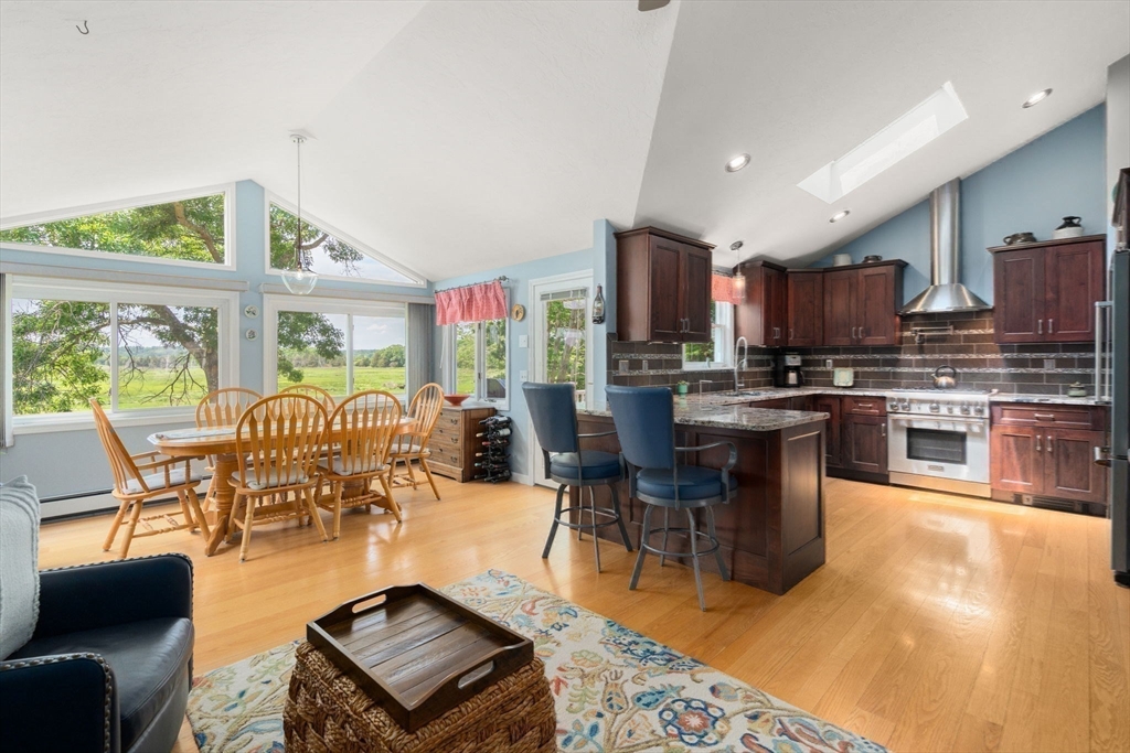 18 Liberty Road Marshfield, MA 02050 - Photo 4 of 33