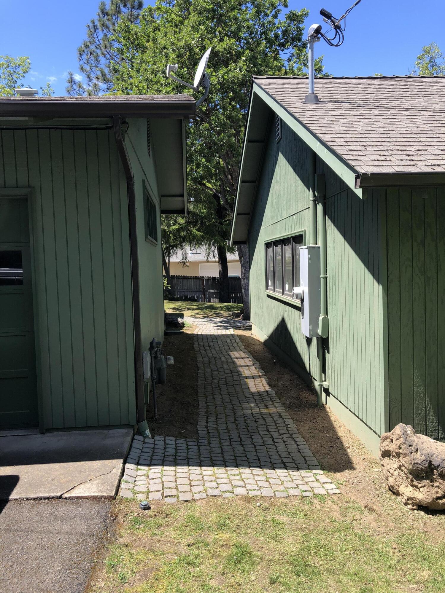 1600 Spring Street Medford, OR 97504 - Photo 51 of 55 Breezeway between house and shop