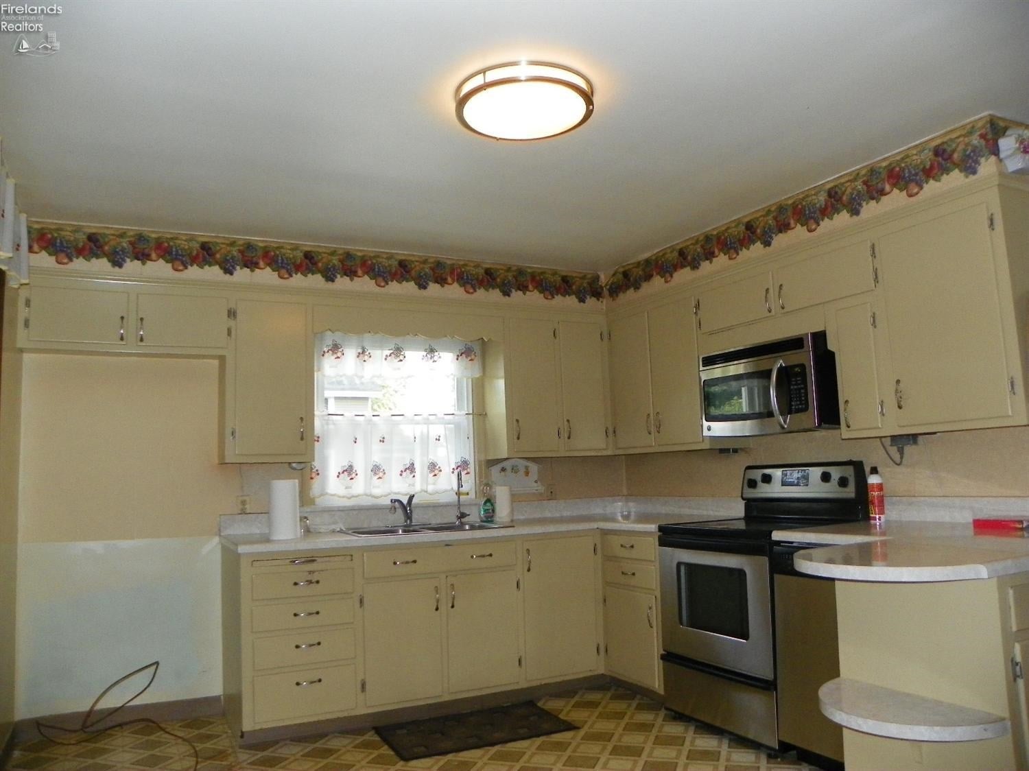 700 White Road Fremont, OH 43420 - Photo 6 of 10 Gallery Image 6