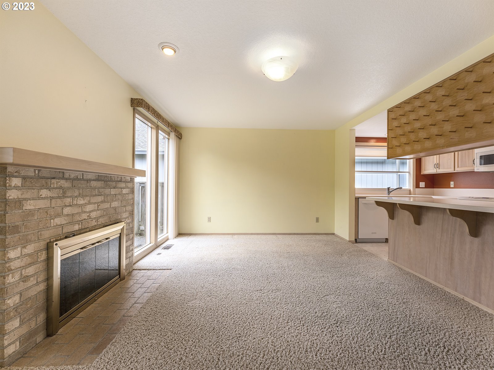 12739 Southwest Dickson Street Portland, OR 97224 - Photo 11 of 29 Family Room