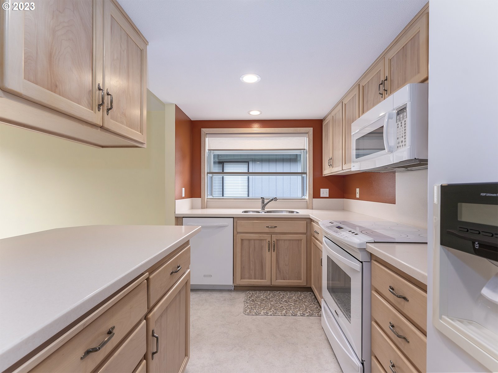 12739 Southwest Dickson Street Portland, OR 97224 - Photo 14 of 29 Kitchen