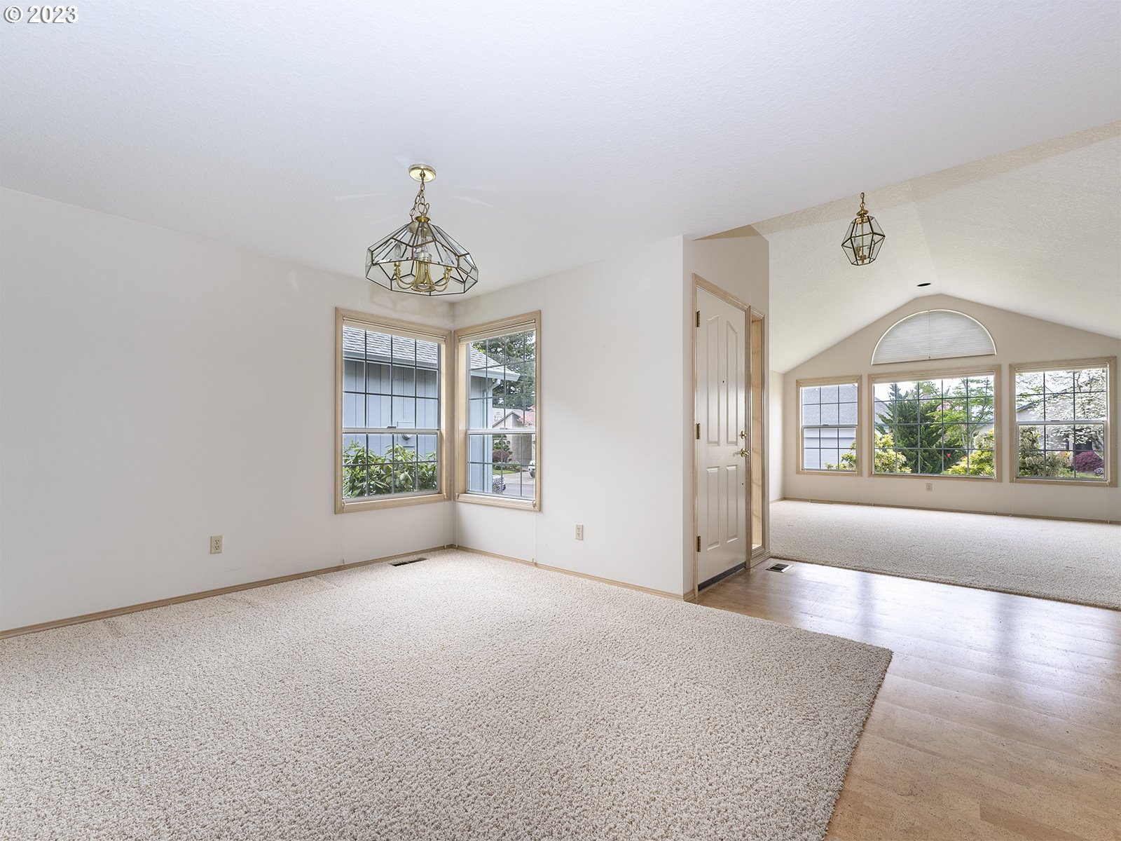 12739 Southwest Dickson Street Portland, OR 97224 - Photo 5 of 29 Living Room/Dining Room