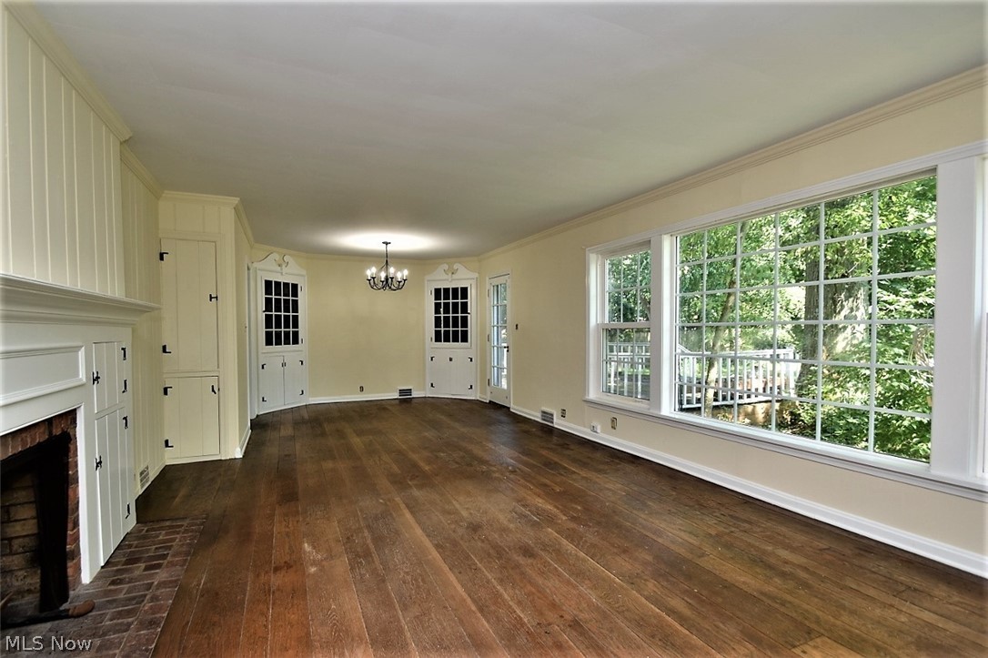 3518 Edison Road Cleveland, OH 44121 - Photo 3 of 26 Gallery Image 3