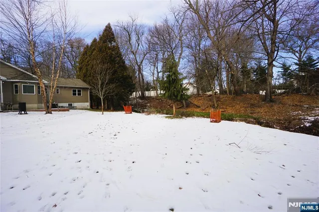 $970,000 | 378 South Terhune Avenue, Paramus, NJ 07652