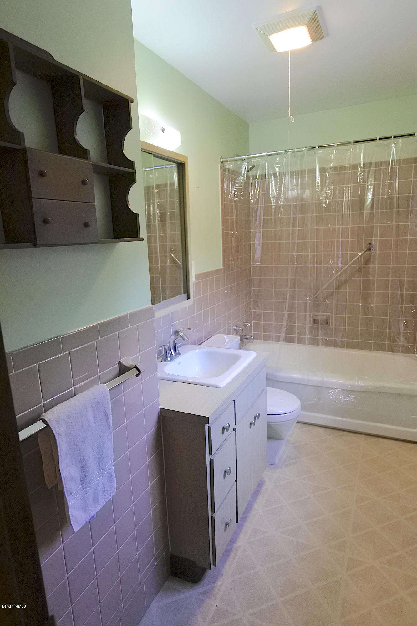 198 Partridge Road Pittsfield, MA 01201 - Photo 19 of 21 Full bath 2nd floor